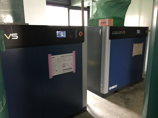 某建筑工地使用神鋼空壓機(jī) 某建筑工地使用神鋼空壓機(jī)